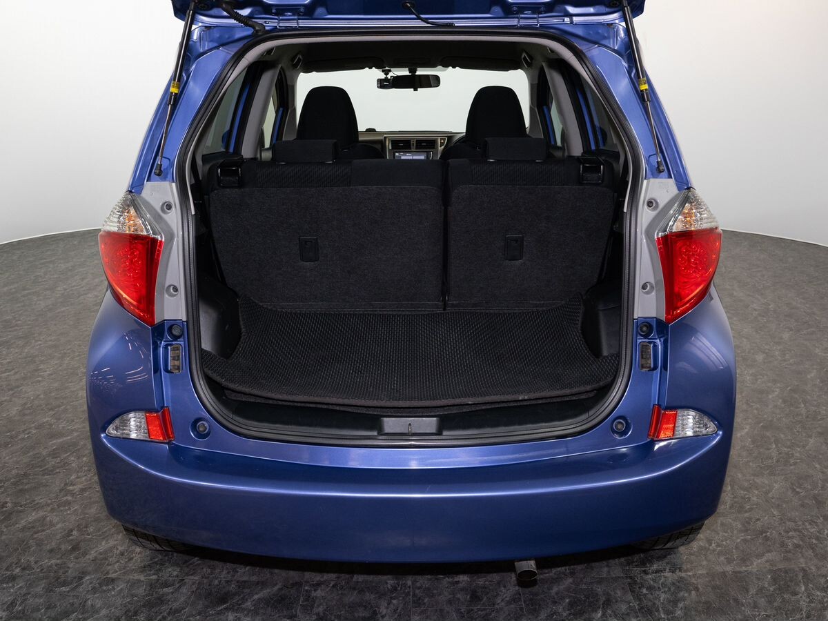 Toyota Ractis 2010 - фото автомобиля