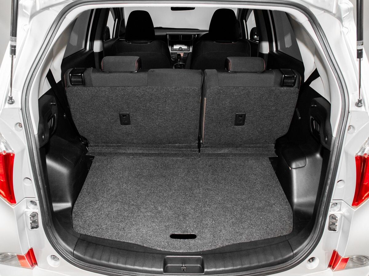 Toyota Ractis 2011 - фото автомобиля