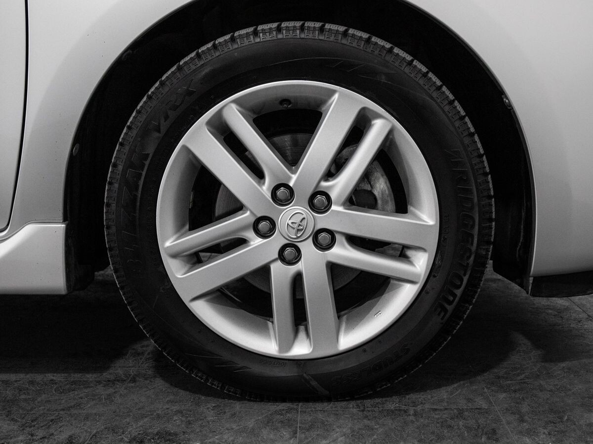 Toyota Ractis 2011 - фото автомобиля