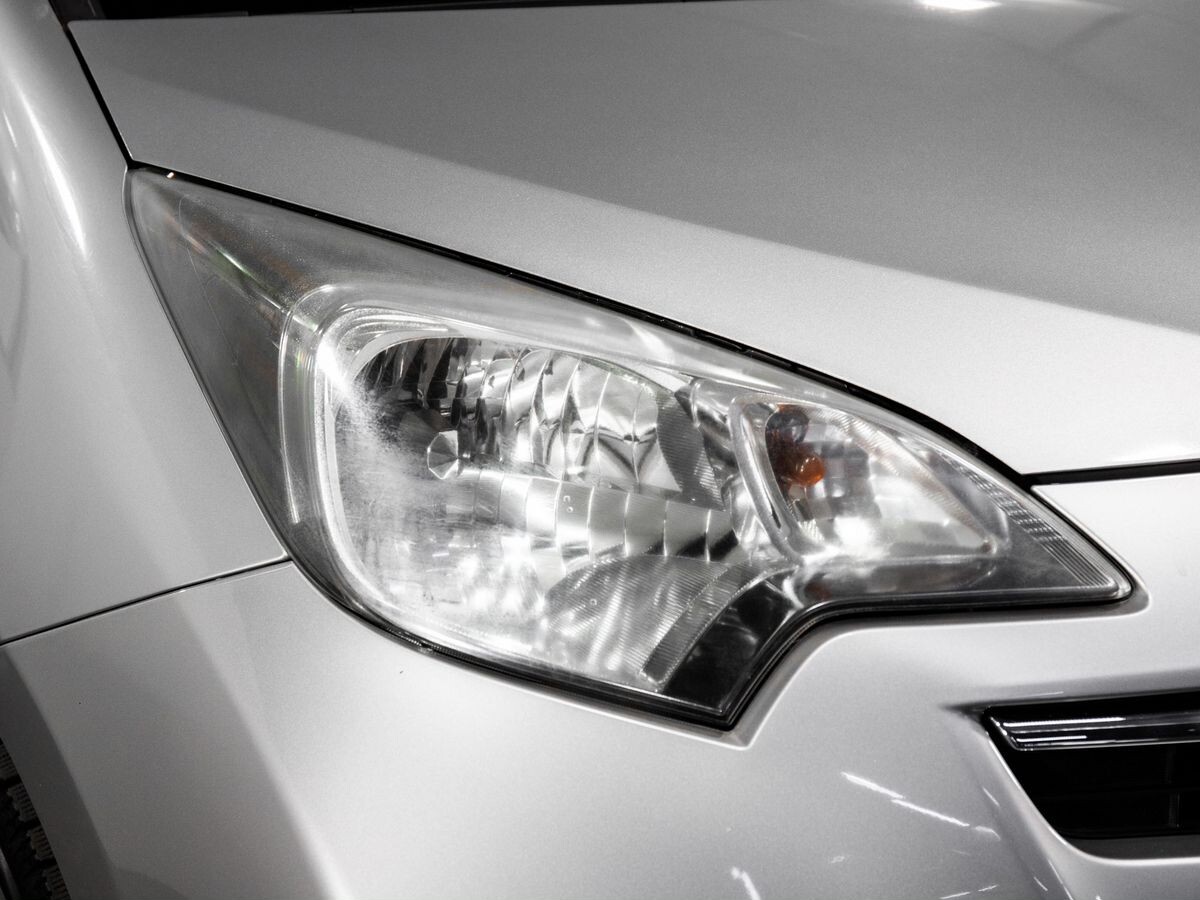 Toyota Ractis 2011 - фото автомобиля