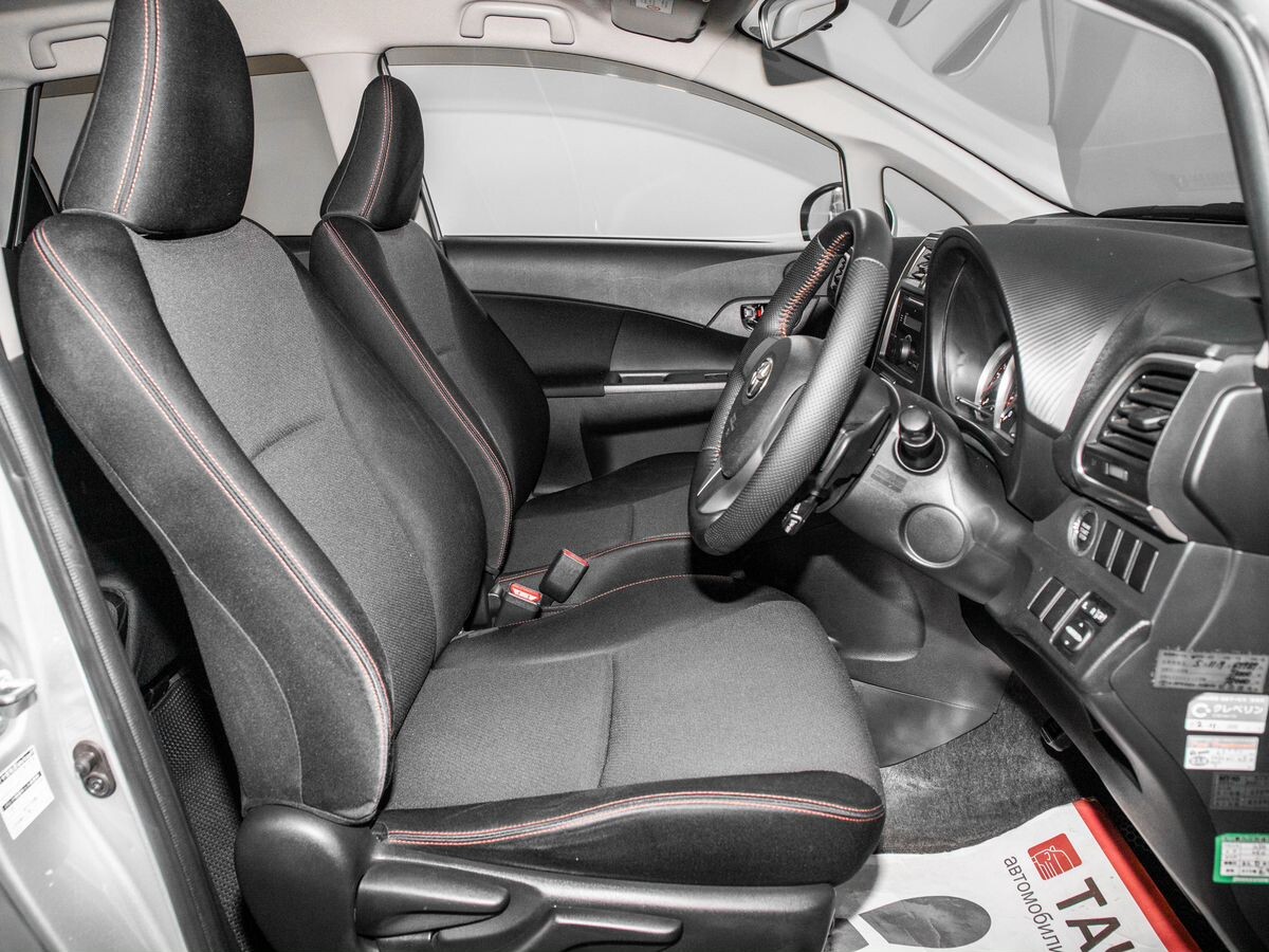 Toyota Ractis 2011 - фото автомобиля