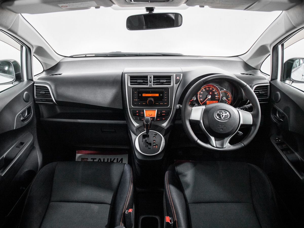 Toyota Ractis 2011 - фото автомобиля