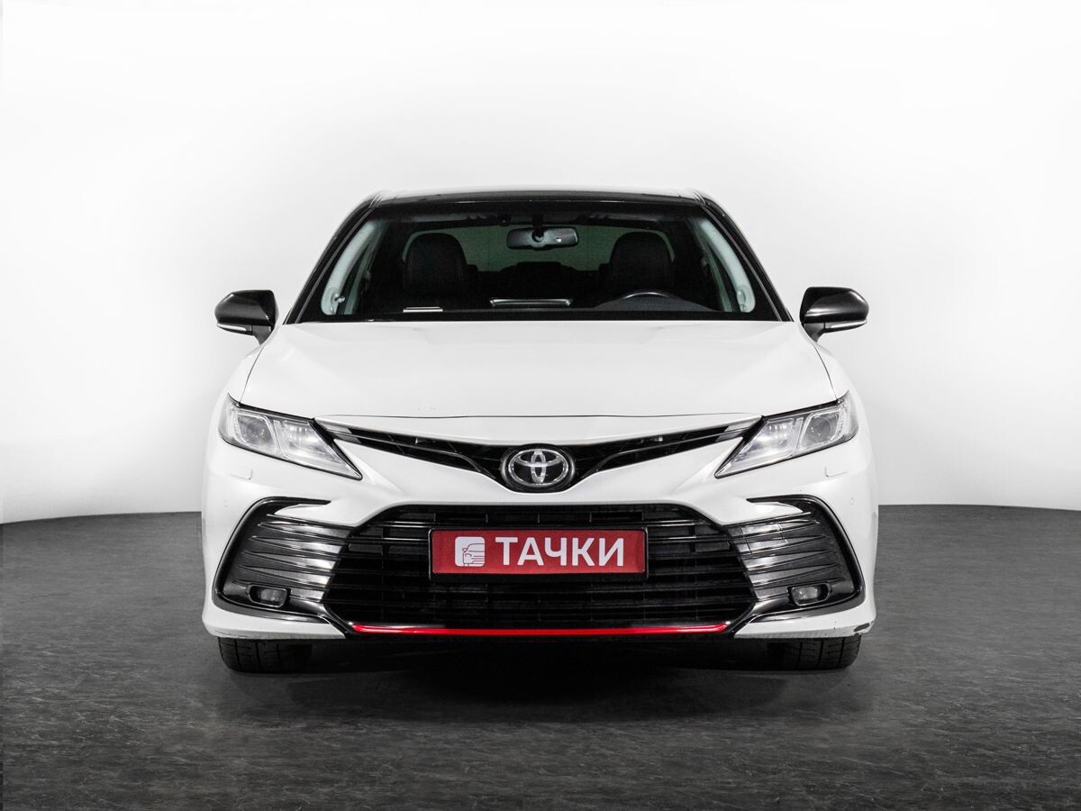 Toyota Camry 2021 - фото автомобиля