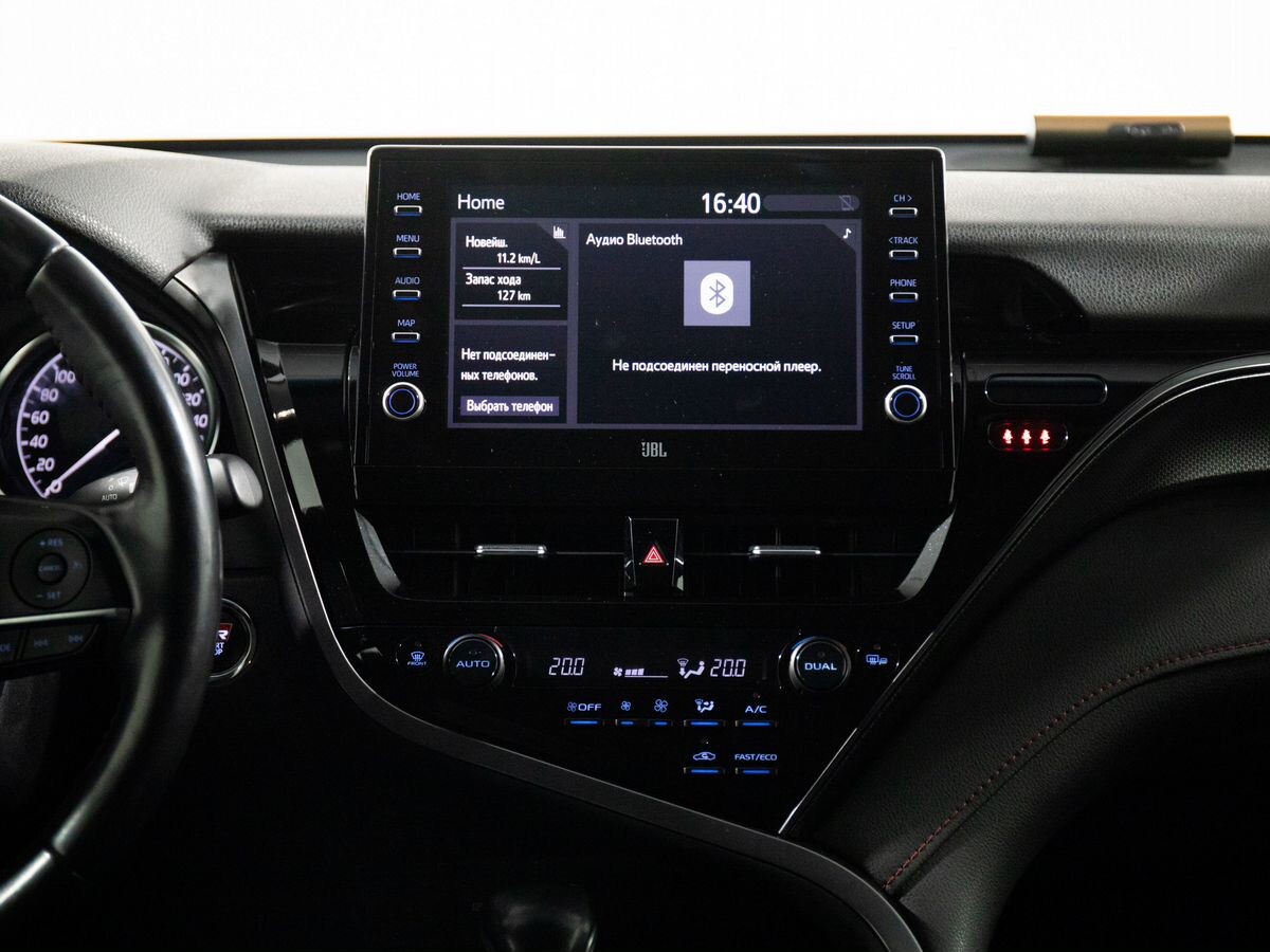 Toyota Camry 2021 - фото автомобиля