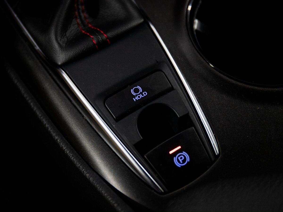 Toyota Camry 2021 - фото автомобиля