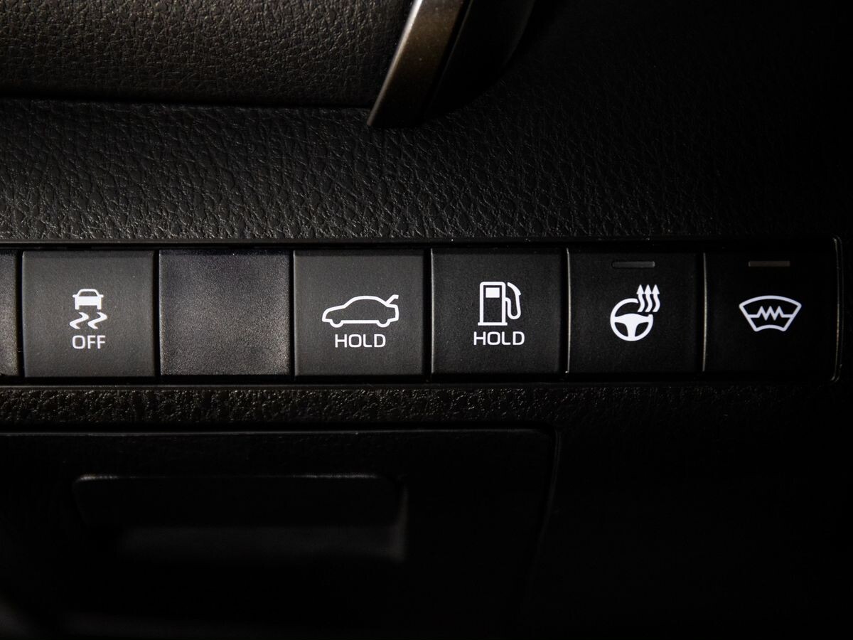 Toyota Camry 2021 - фото автомобиля