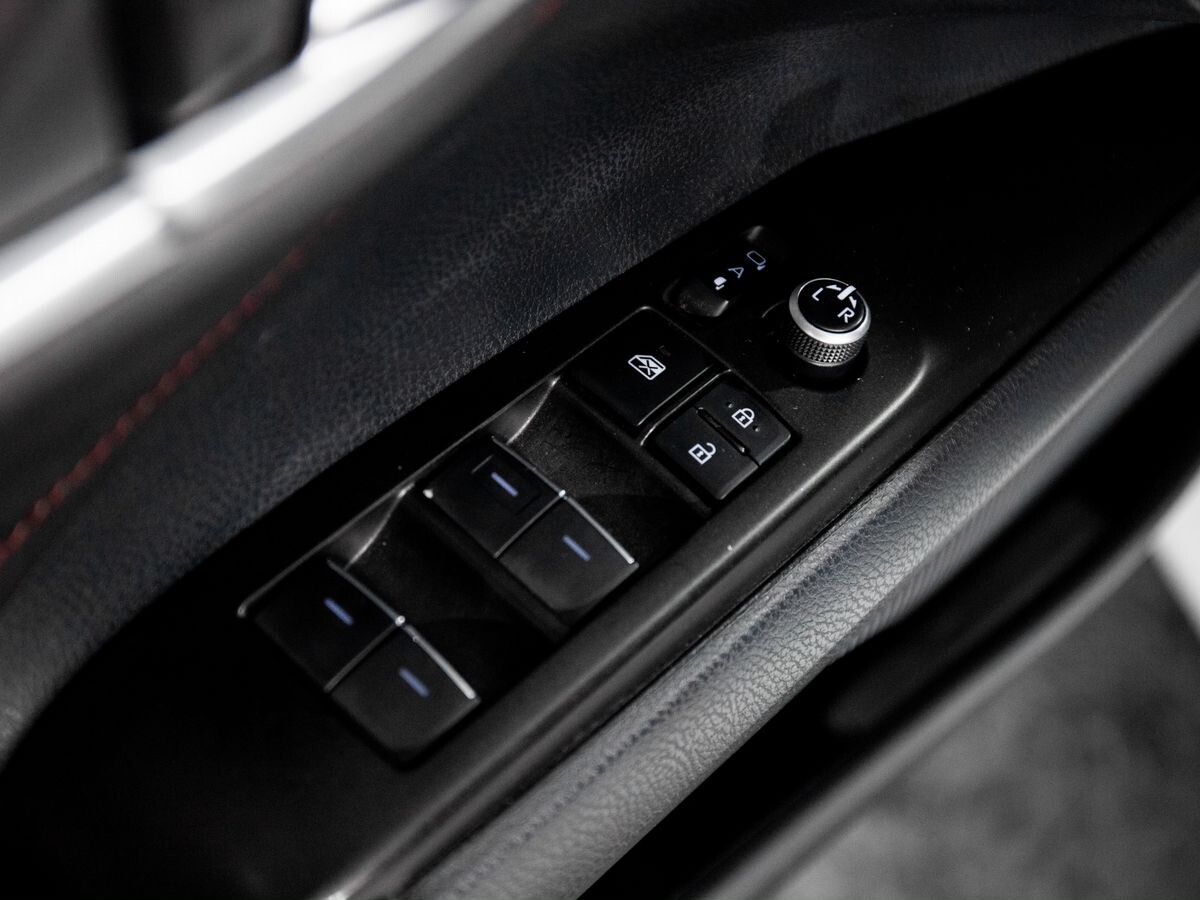 Toyota Camry 2021 - фото автомобиля