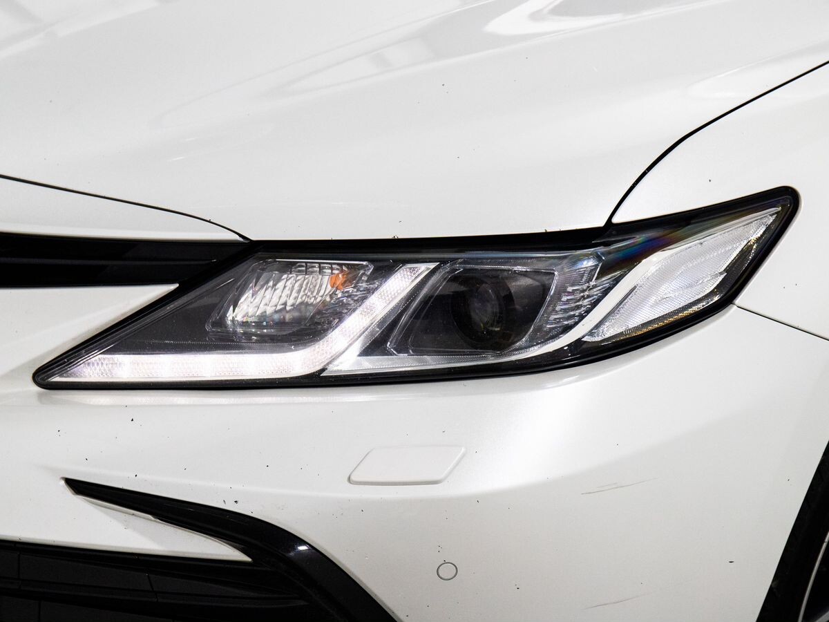 Toyota Camry 2021 - фото автомобиля