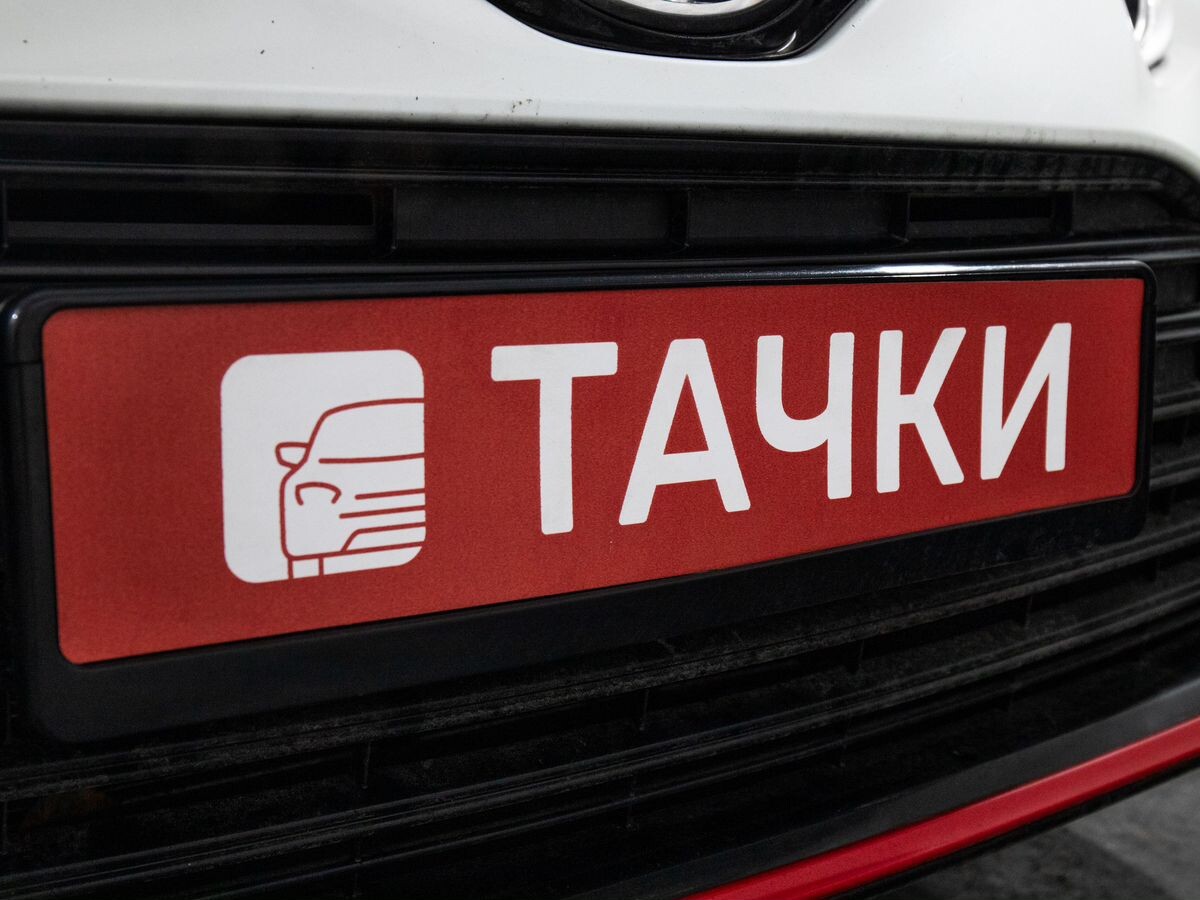 Toyota Camry 2021 - фото автомобиля