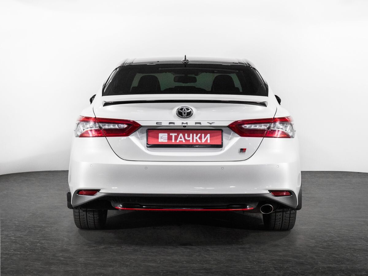 Toyota Camry 2021 - фото автомобиля