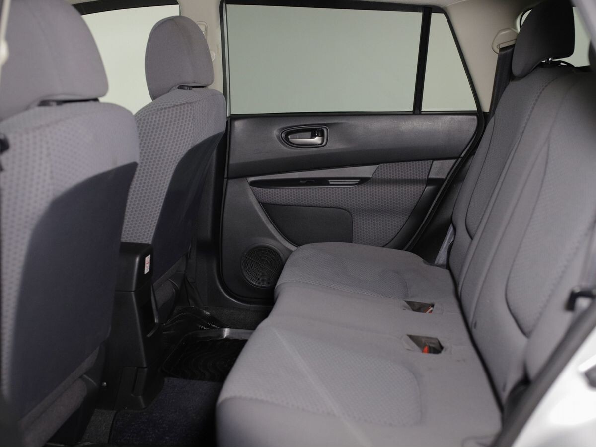 Nissan Wingroad 2018 - фото автомобиля