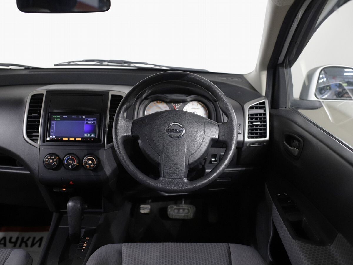 Nissan Wingroad 2018 - фото автомобиля