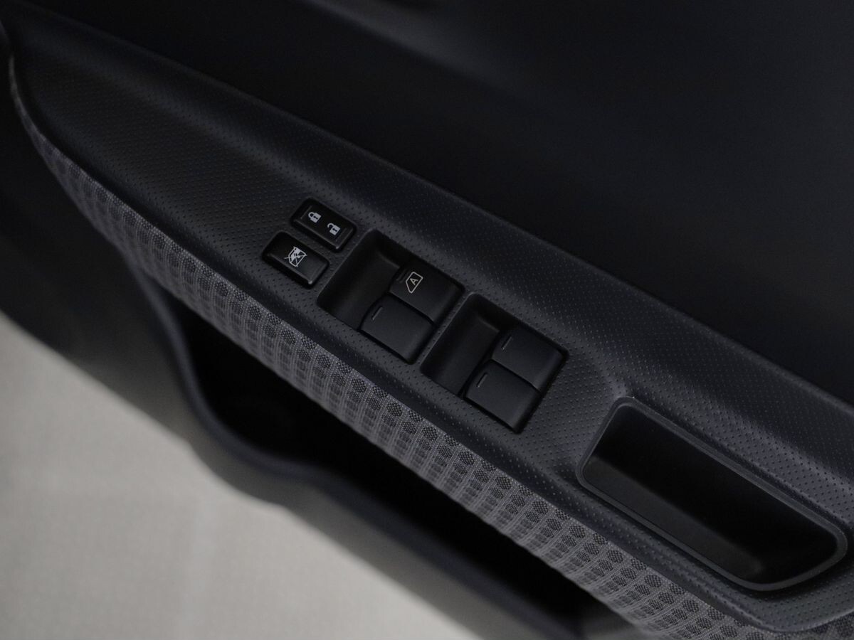 Nissan Wingroad 2018 - фото автомобиля