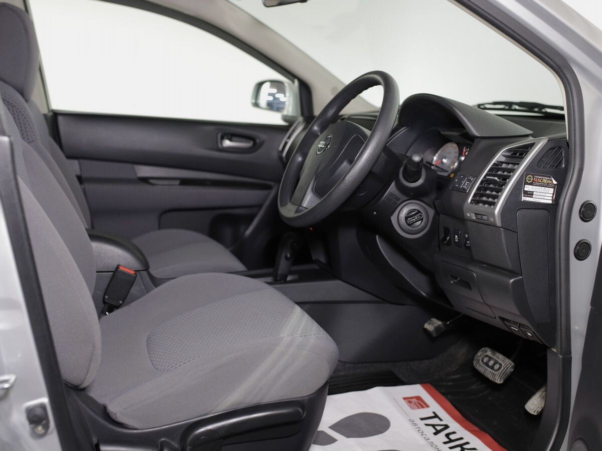 Nissan Wingroad 2018 - фото автомобиля