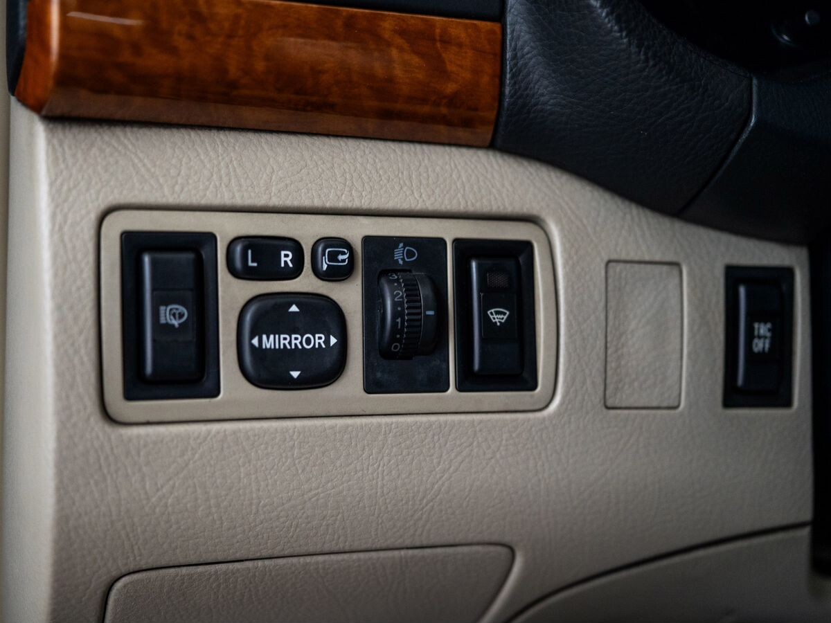 Toyota Avensis 2006 - фото автомобиля