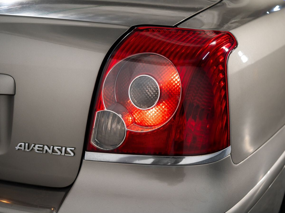 Toyota Avensis 2006 - фото автомобиля