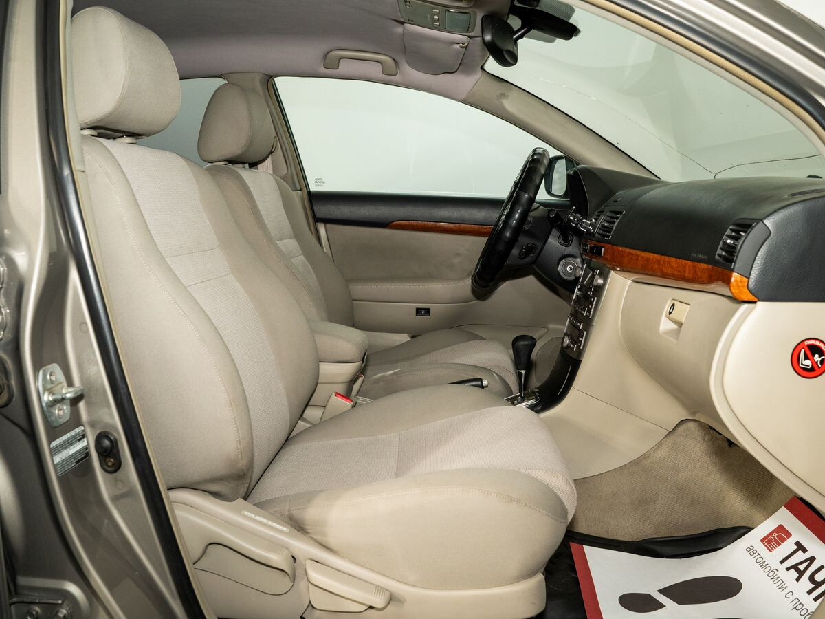 Toyota Avensis 2006 - фото автомобиля
