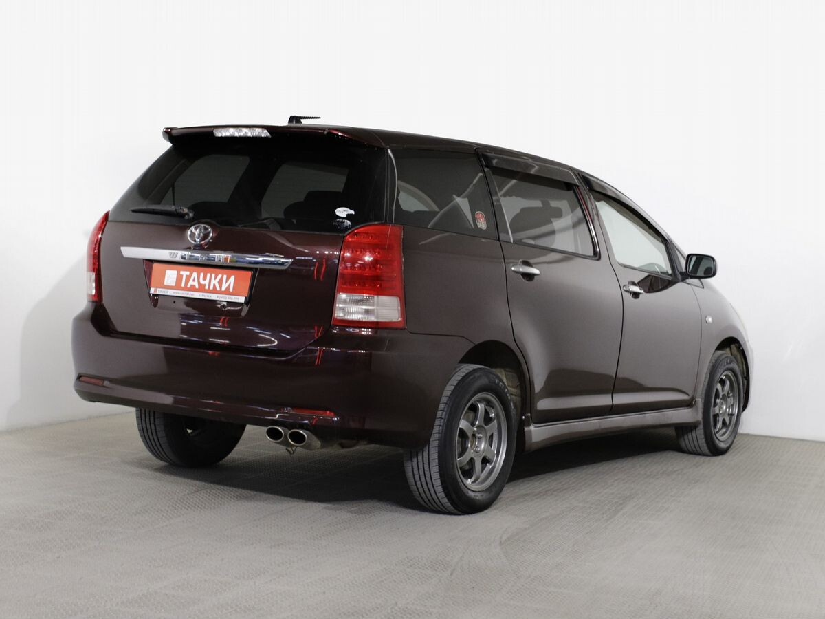 Toyota Wish 2005 - фото автомобиля