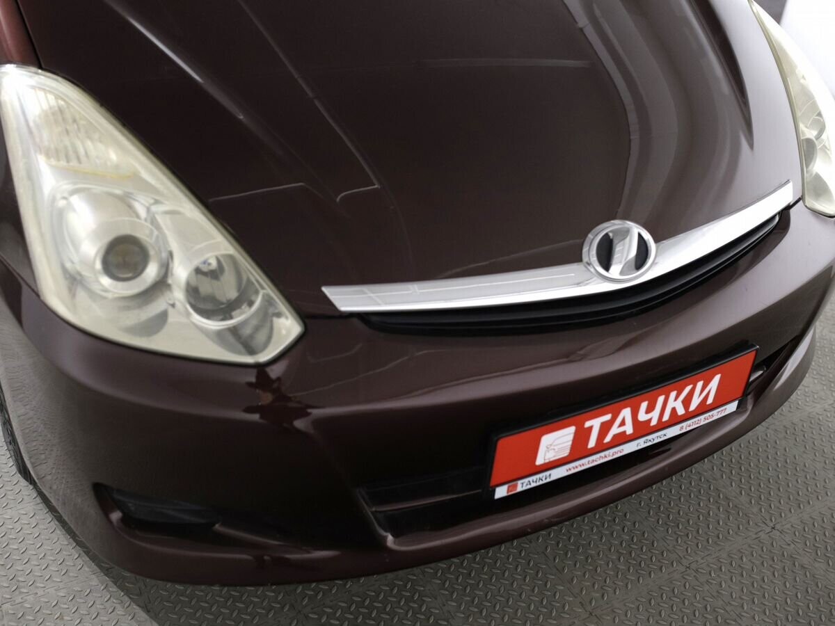 Toyota Wish 2005 - фото автомобиля