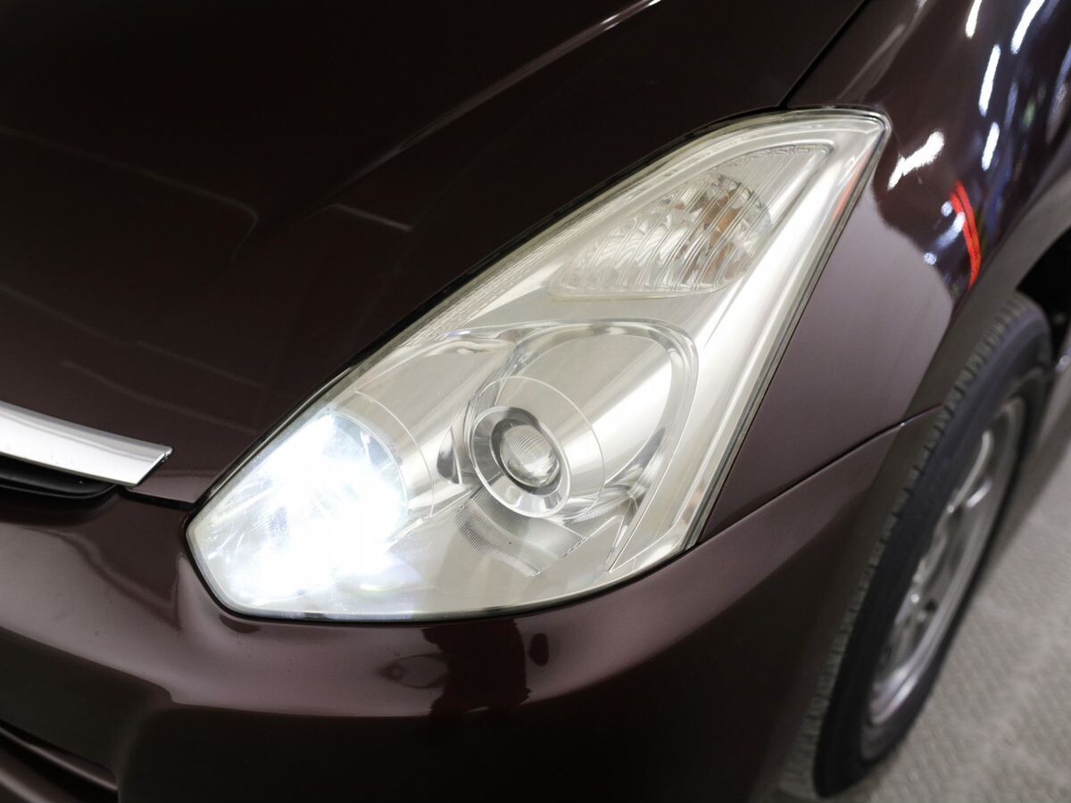 Toyota Wish 2005 - фото автомобиля