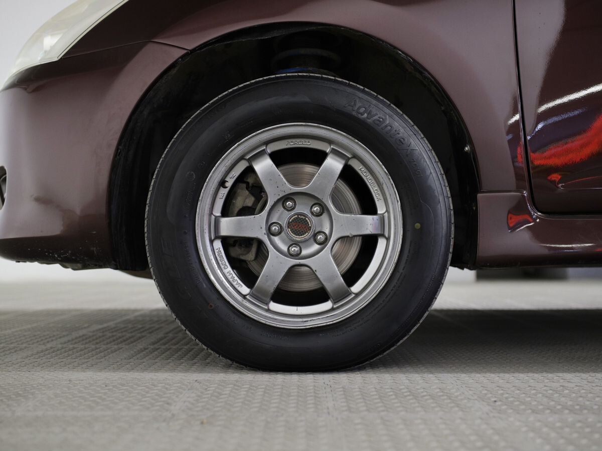 Toyota Wish 2005 - фото автомобиля