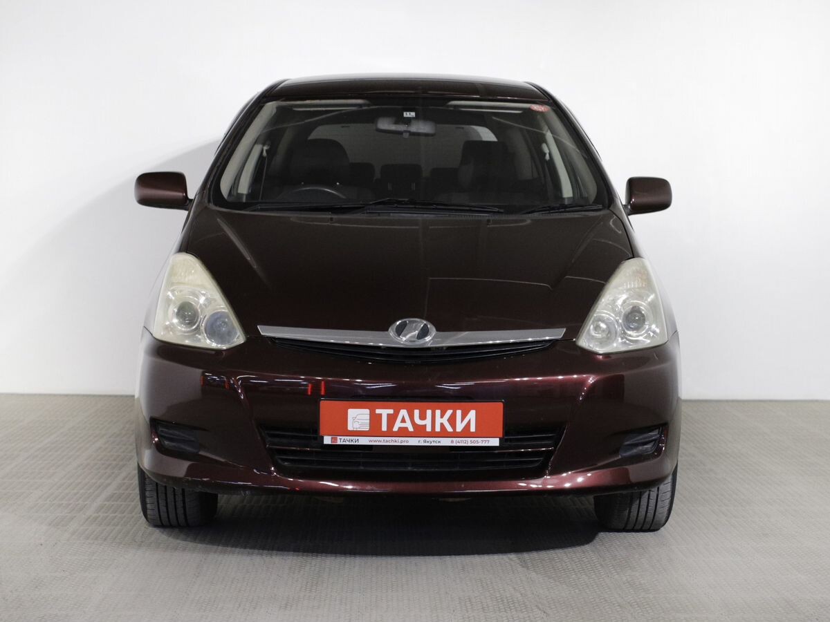 Toyota Wish 2005 - фото автомобиля