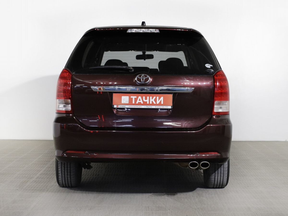 Toyota Wish 2005 - фото автомобиля