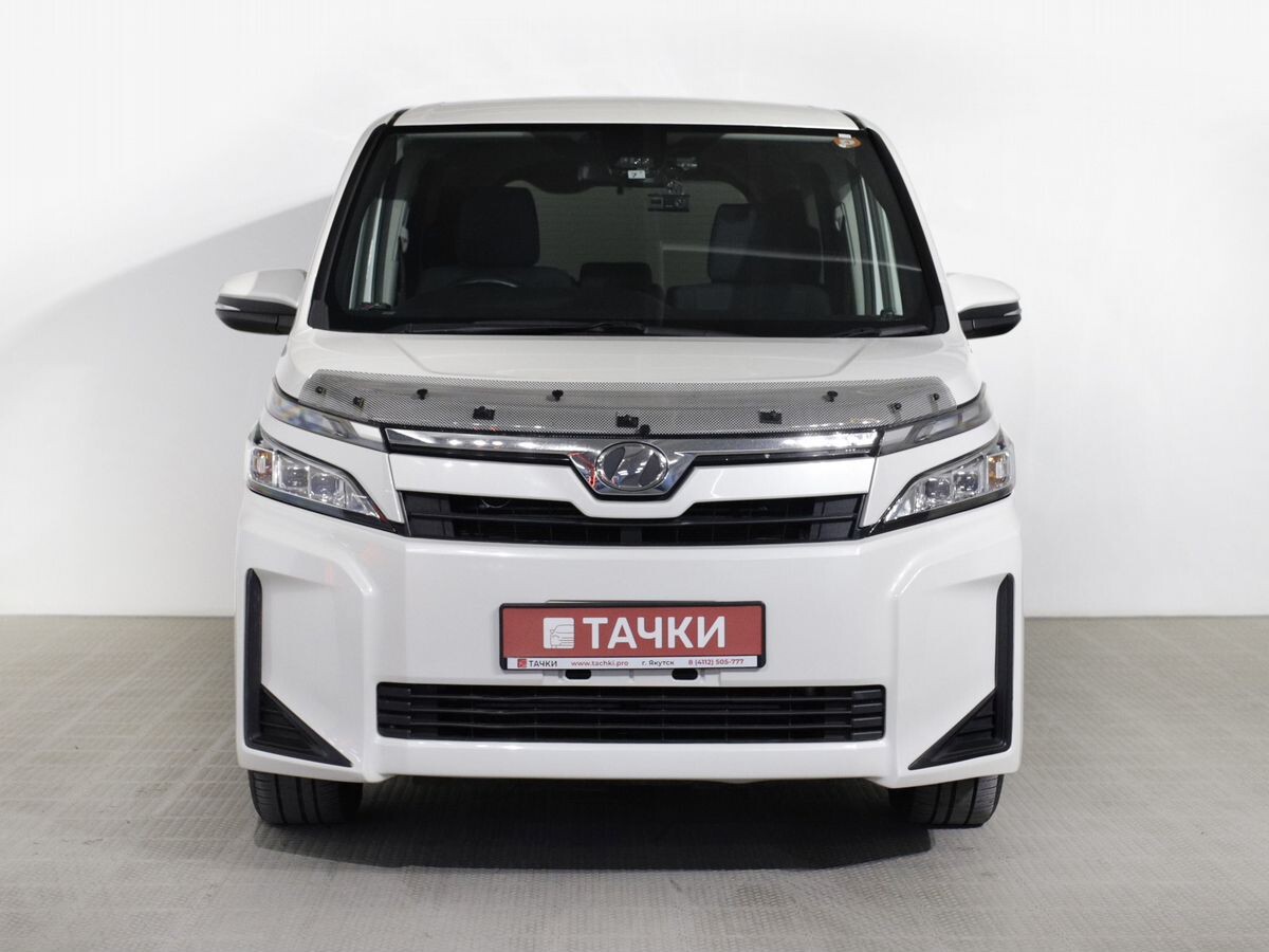 Toyota Voxy 2019 - фото автомобиля