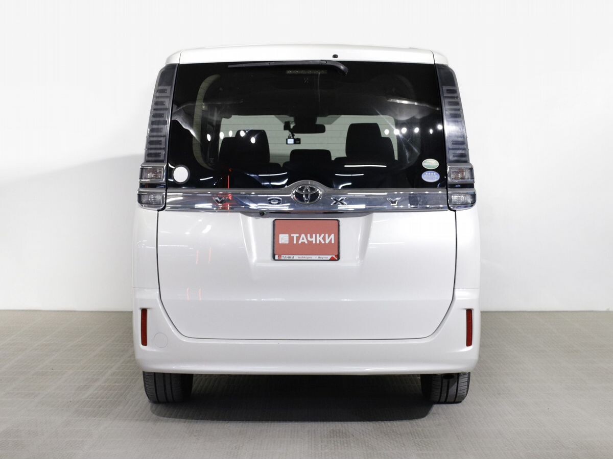 Toyota Voxy 2019 - фото автомобиля