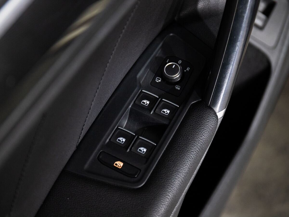 Volkswagen Tiguan 2017 - фото автомобиля