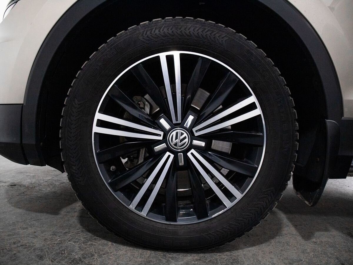 Volkswagen Tiguan 2017 - фото автомобиля