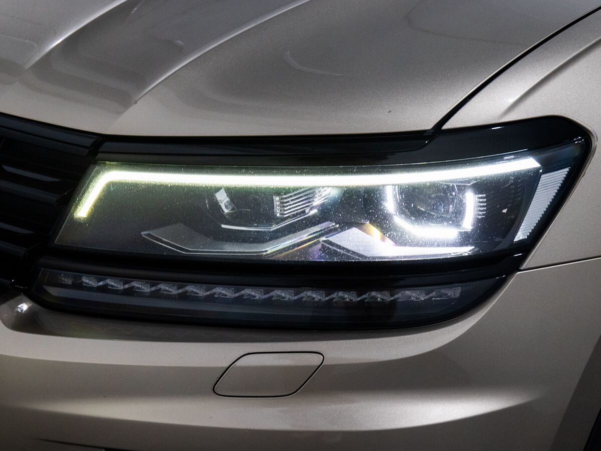 Volkswagen Tiguan 2017 - фото автомобиля