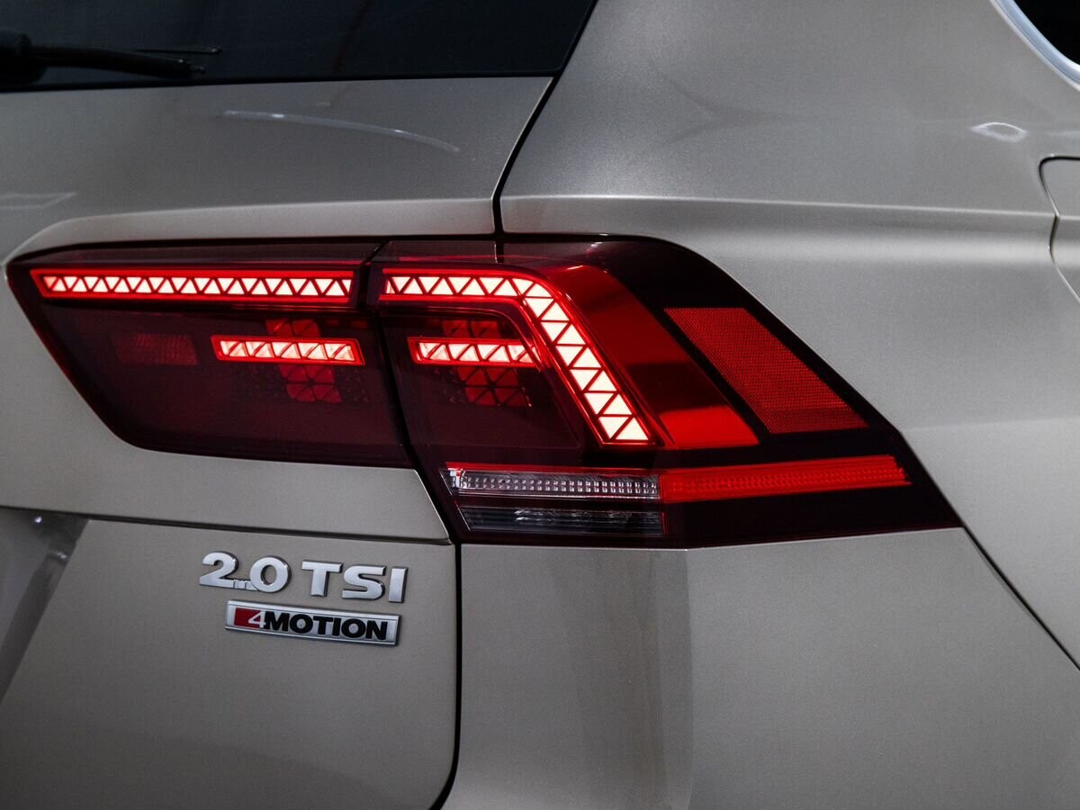 Volkswagen Tiguan 2017 - фото автомобиля