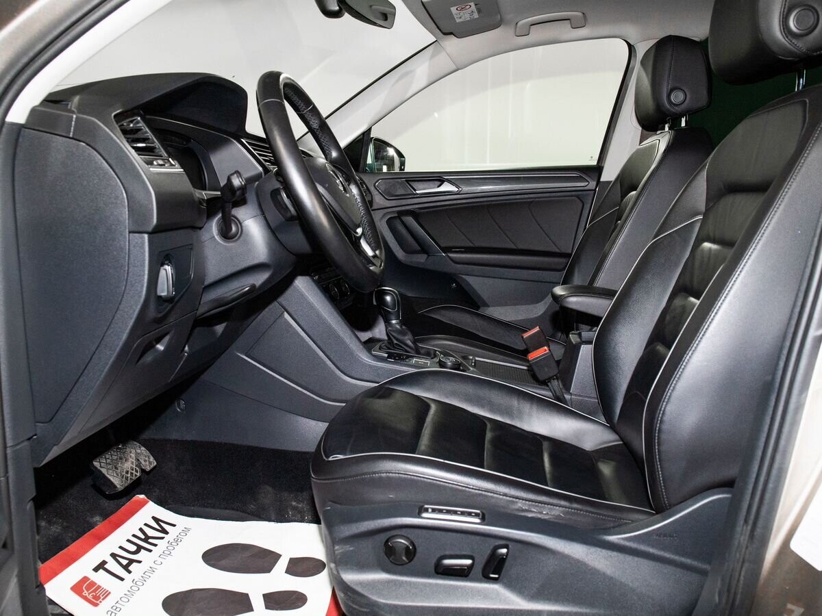 Volkswagen Tiguan 2017 - фото автомобиля