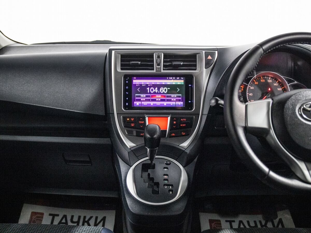 Toyota Ractis 2011 - фото автомобиля