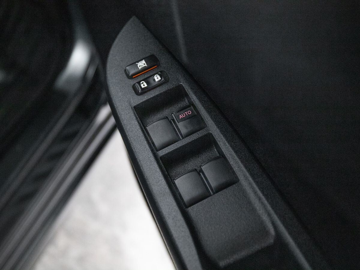 Toyota Ractis 2011 - фото автомобиля