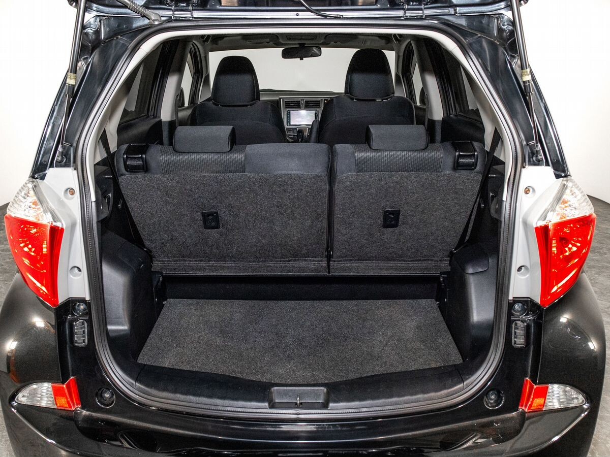 Toyota Ractis 2011 - фото автомобиля