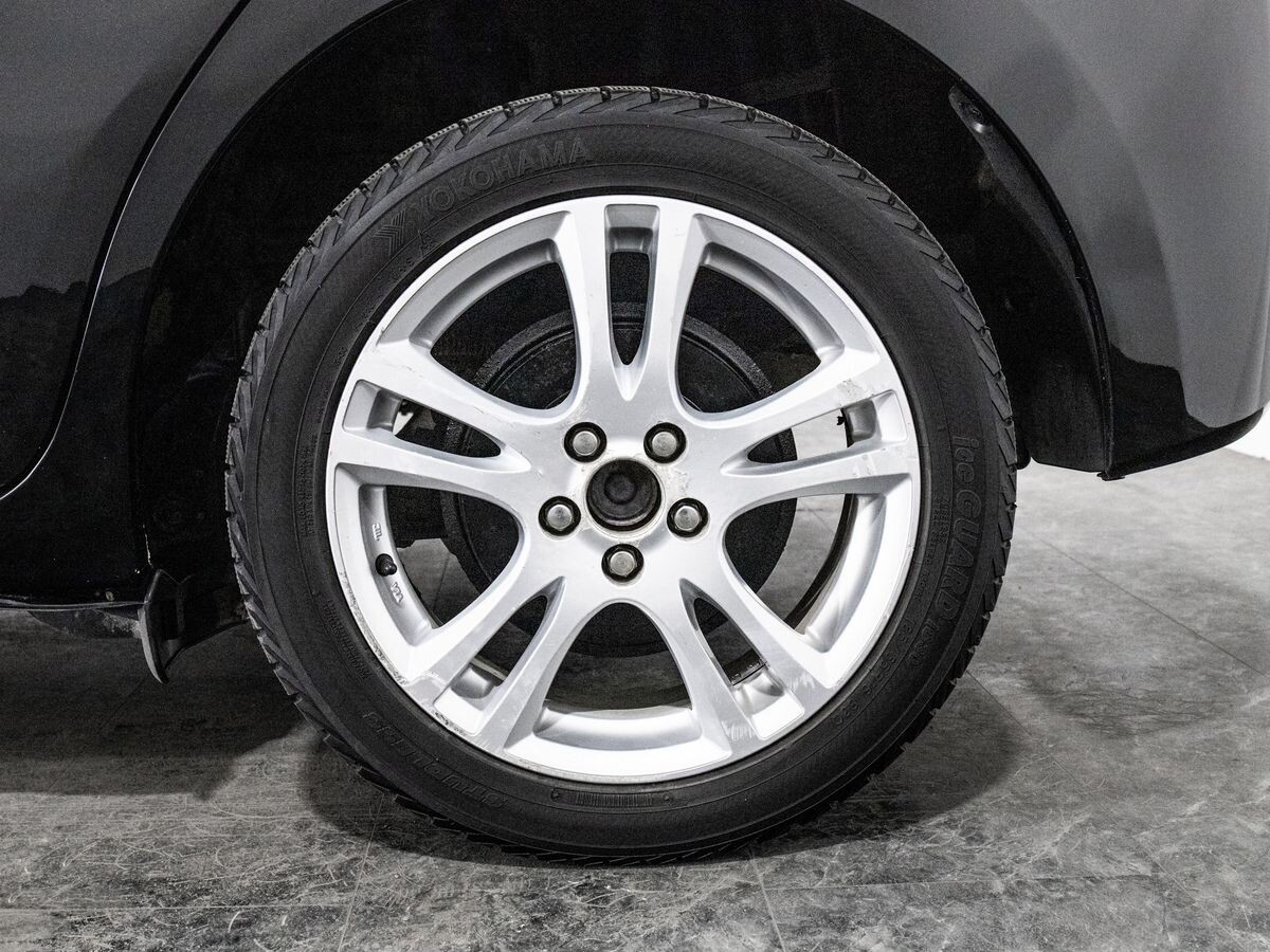 Toyota Ractis 2011 - фото автомобиля