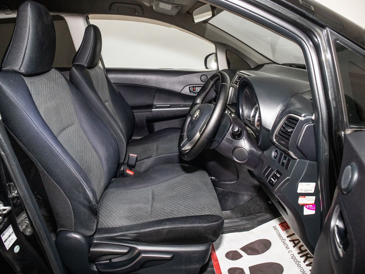 Toyota Ractis 2011 - фото автомобиля