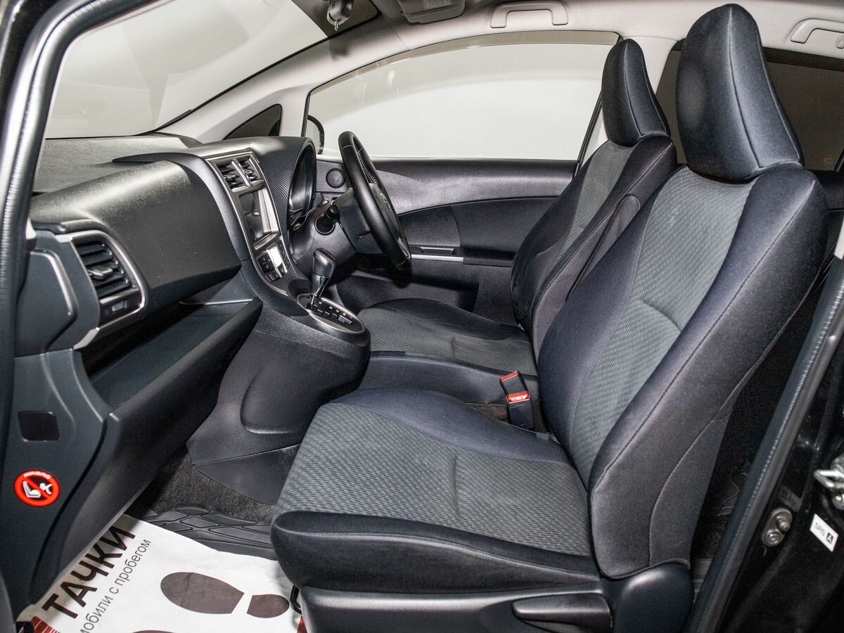 Toyota Ractis 2011 - фото автомобиля