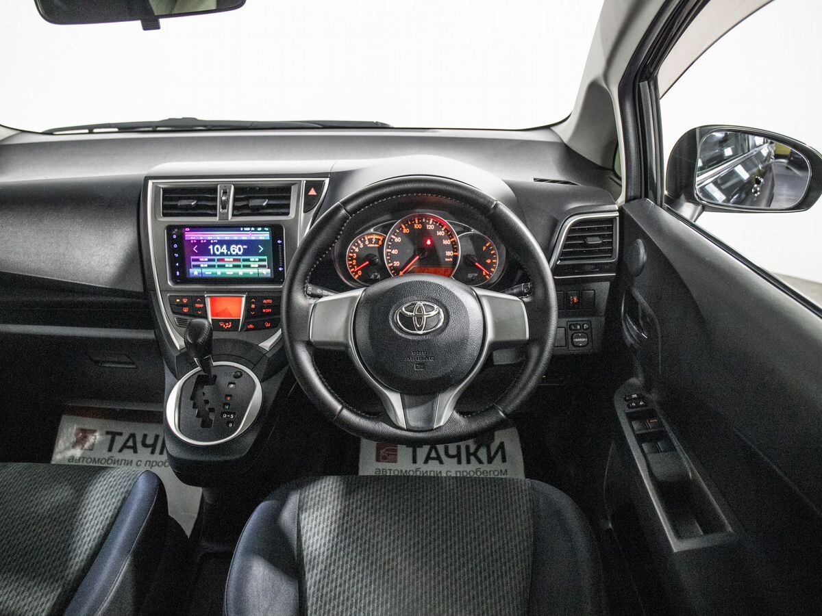 Toyota Ractis 2011 - фото автомобиля