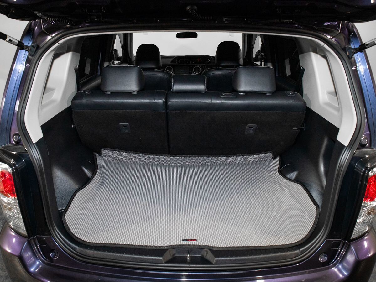 Toyota Corolla Rumion 2012 - фото автомобиля