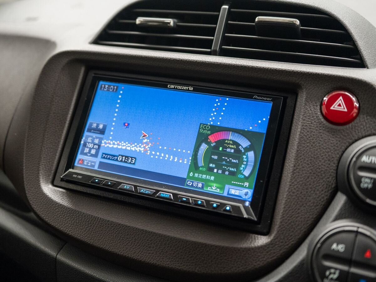 Honda Fit Shuttle 2012 - фото автомобиля