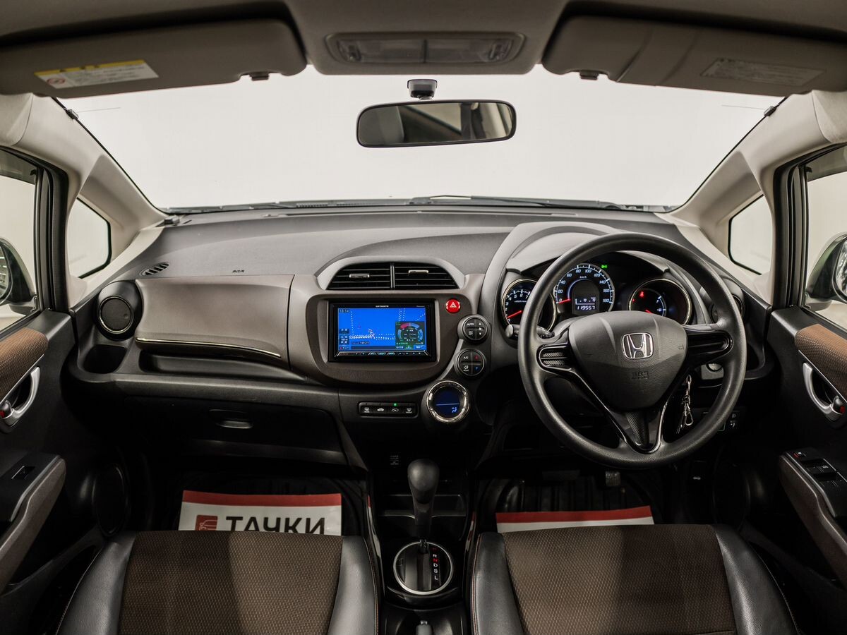 Honda Fit Shuttle 2012 - фото автомобиля