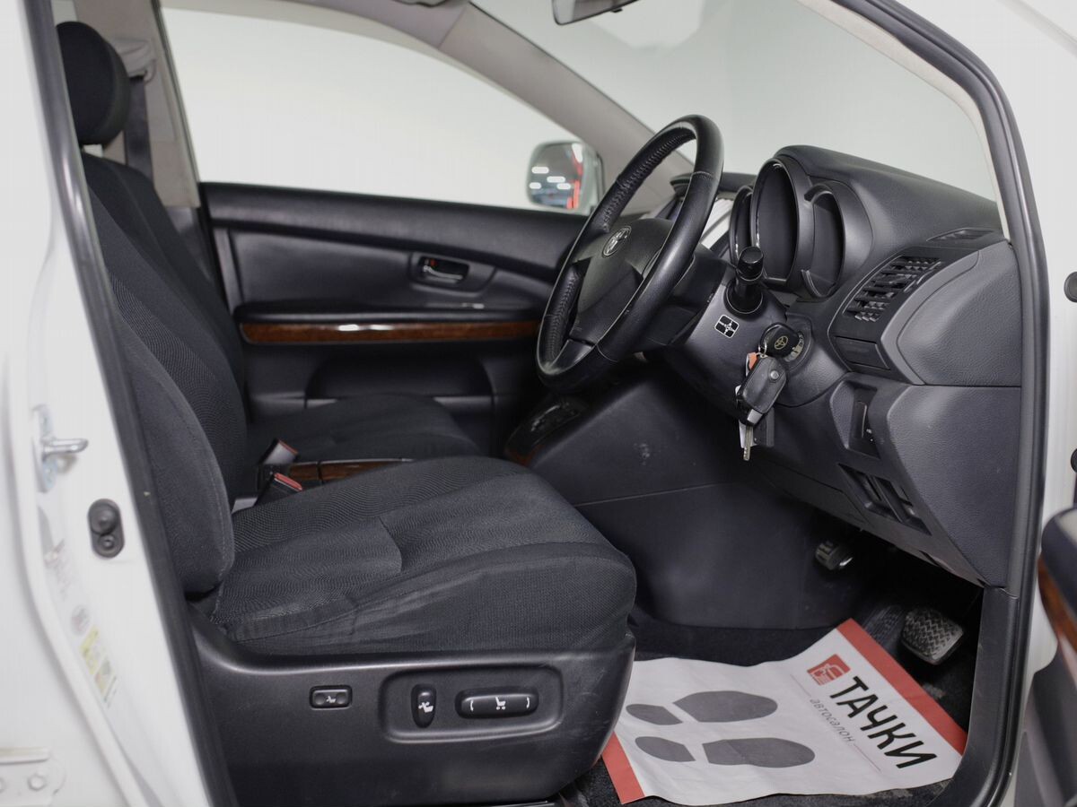 Toyota Harrier 2011 - фото автомобиля