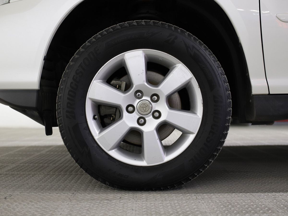 Toyota Harrier 2011 - фото автомобиля