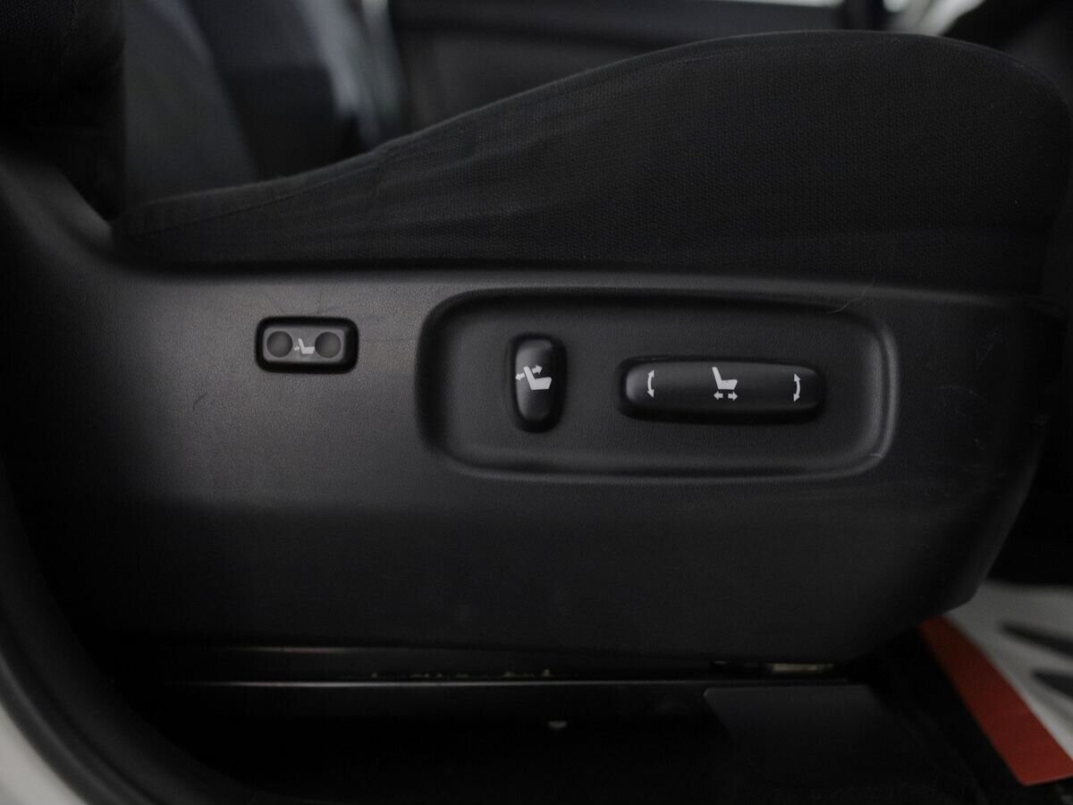 Toyota Harrier 2011 - фото автомобиля