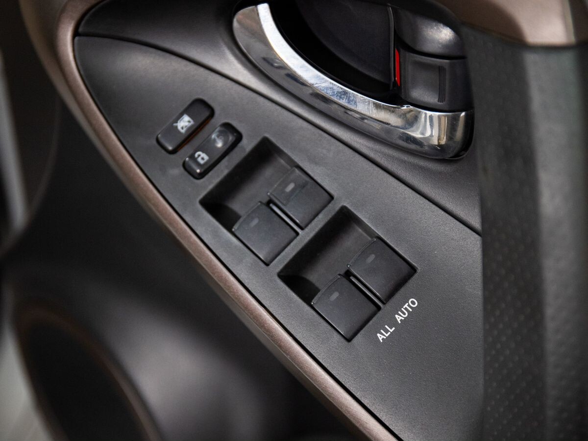 Toyota Vanguard 2007 - фото автомобиля