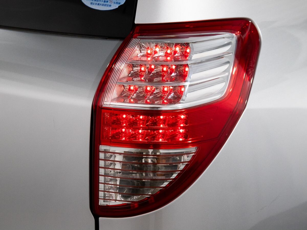 Toyota Vanguard 2007 - фото автомобиля