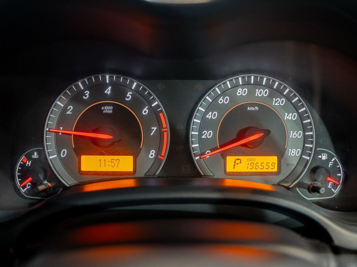 Toyota Corolla 2010 - фото автомобиля